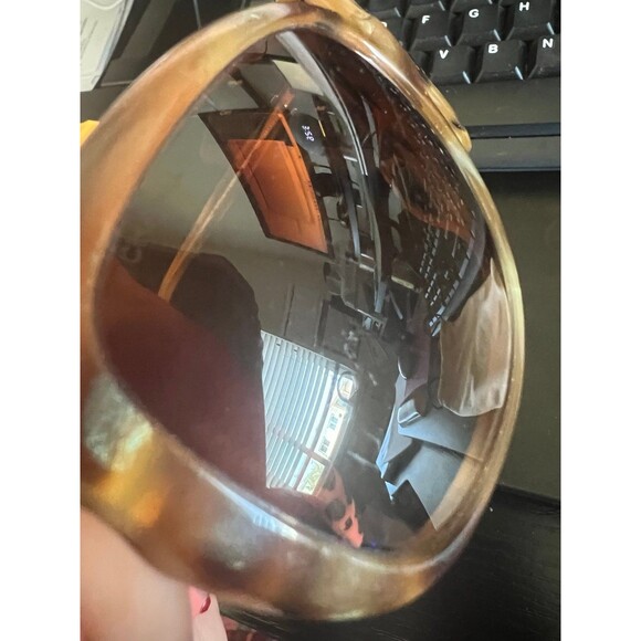 Chanel sunglasses tortoise color with bows on temples - Picture 10 of 10